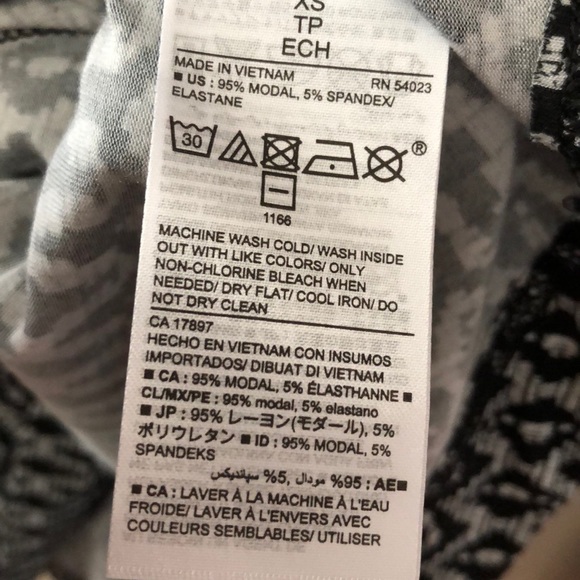 Old navy black white Top Size XS New - Picture 4 of 4